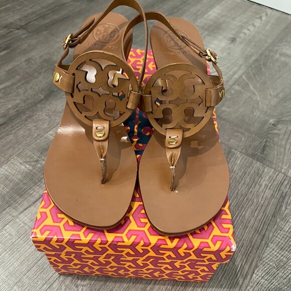Tory Burch Holly Women's Sandal Kitten Heel Royal Tan Leather 8.5M (NWT) - Picture 1 of 3